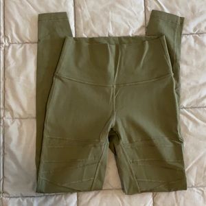 Lululemon Mesh WonderUnder Leggings